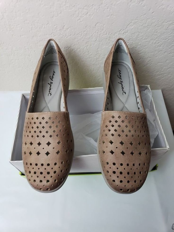 Easy Spirit 360 Perforated Slip On Shoes Taupe Kimmie Size 8M New In 